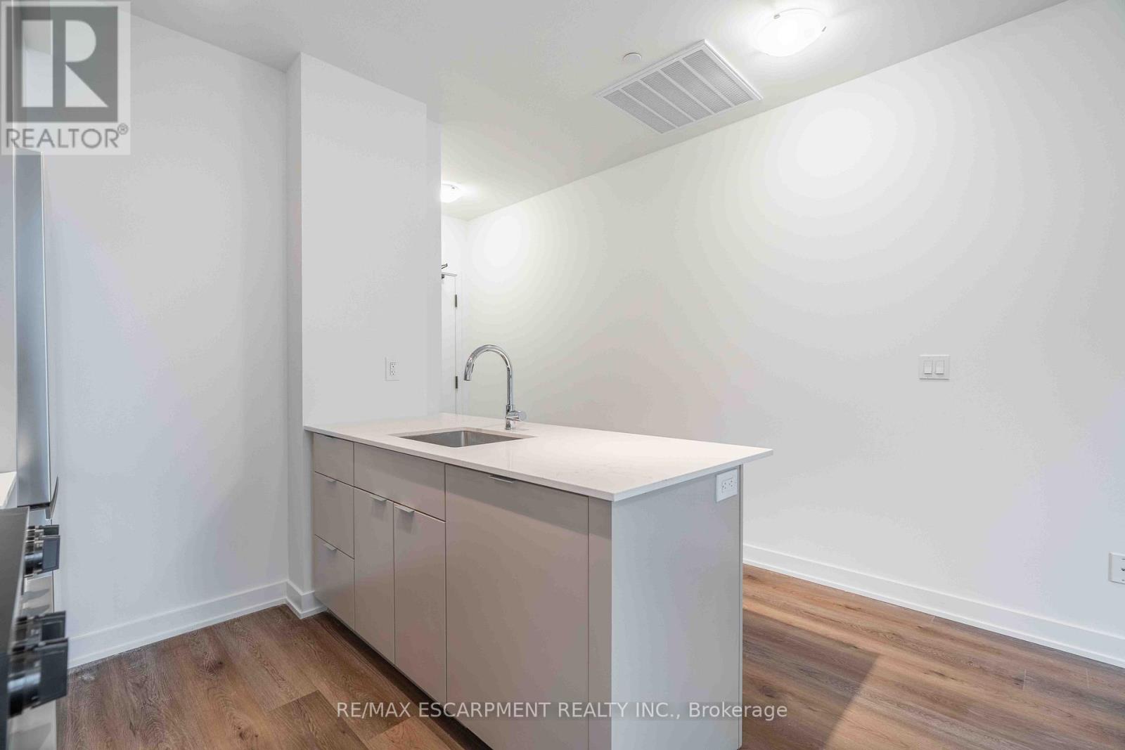 416 - 2075 Lakeshore Road, Burlington, Ontario  L7R 0H3 - Photo 7 - W13070430