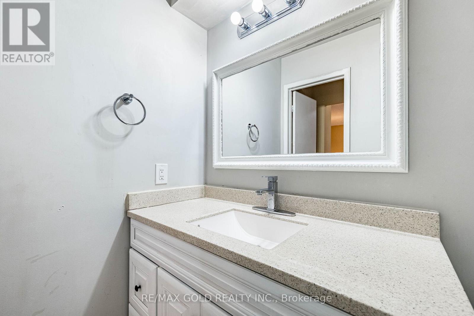 41 Simmons Boulevard, Brampton, Ontario  L6V 3W5 - Photo 18 - W13070486