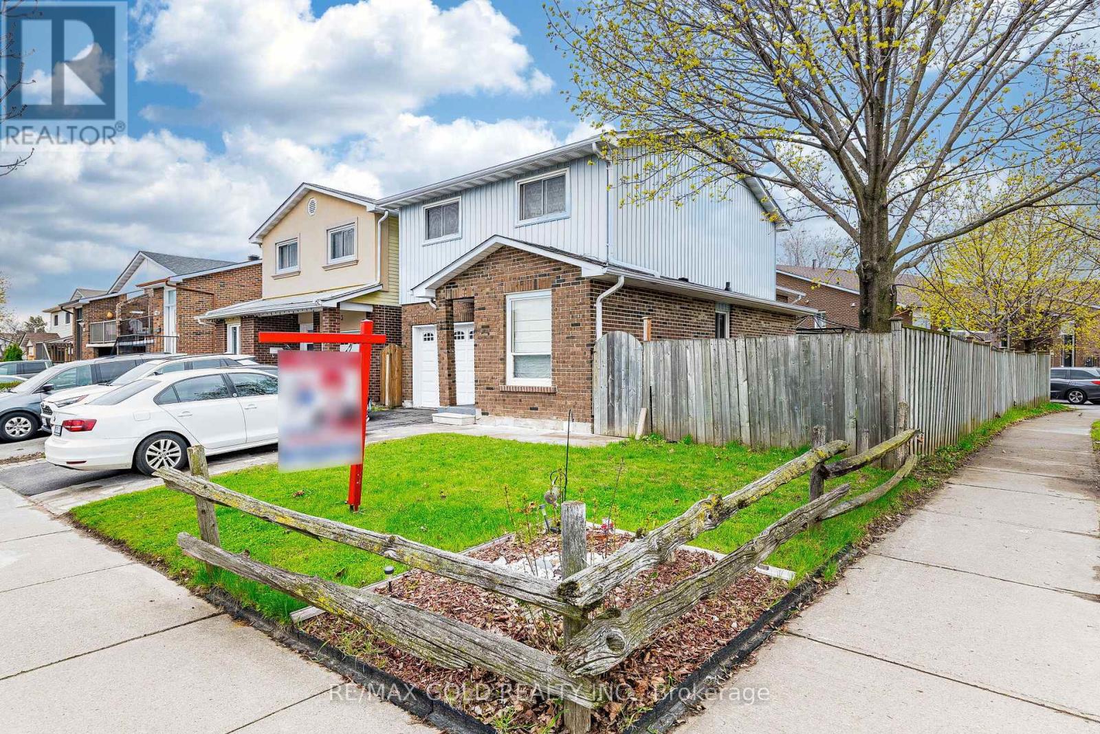 41 Simmons Boulevard, Brampton, Ontario  L6V 3W5 - Photo 4 - W13070486