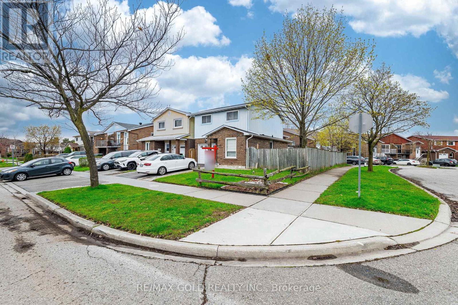 41 Simmons Boulevard, Brampton, Ontario  L6V 3W5 - Photo 5 - W13070486