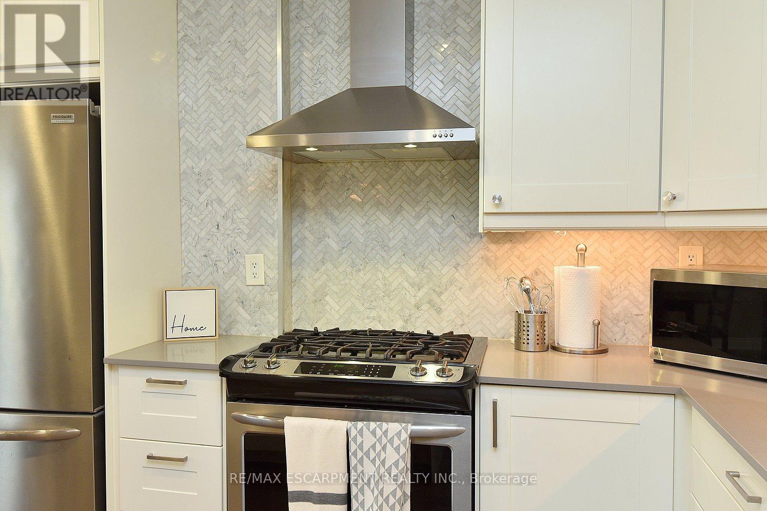 1 - 477 Woodview Road, Burlington, Ontario  L7N 2Z9 - Photo 14 - W13070536