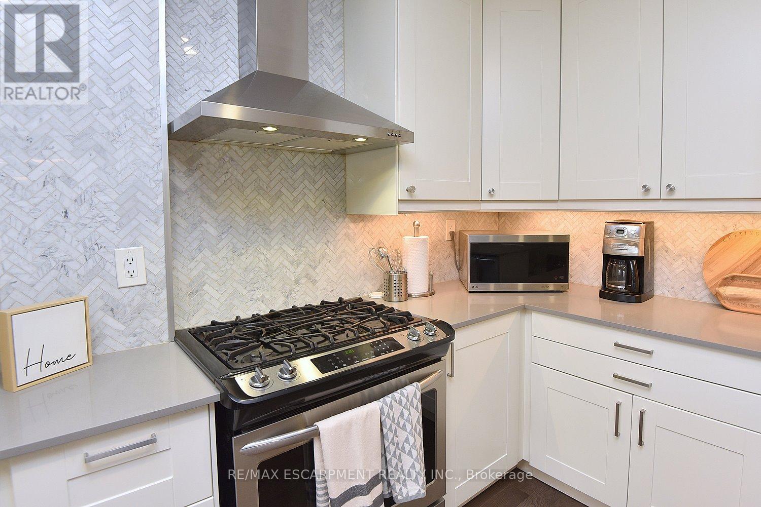 1 - 477 Woodview Road, Burlington, Ontario  L7N 2Z9 - Photo 15 - W13070536