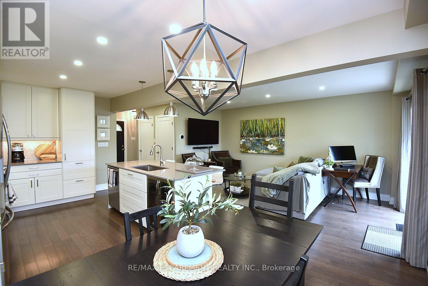 1 - 477 Woodview Road, Burlington, Ontario  L7N 2Z9 - Photo 16 - W13070536