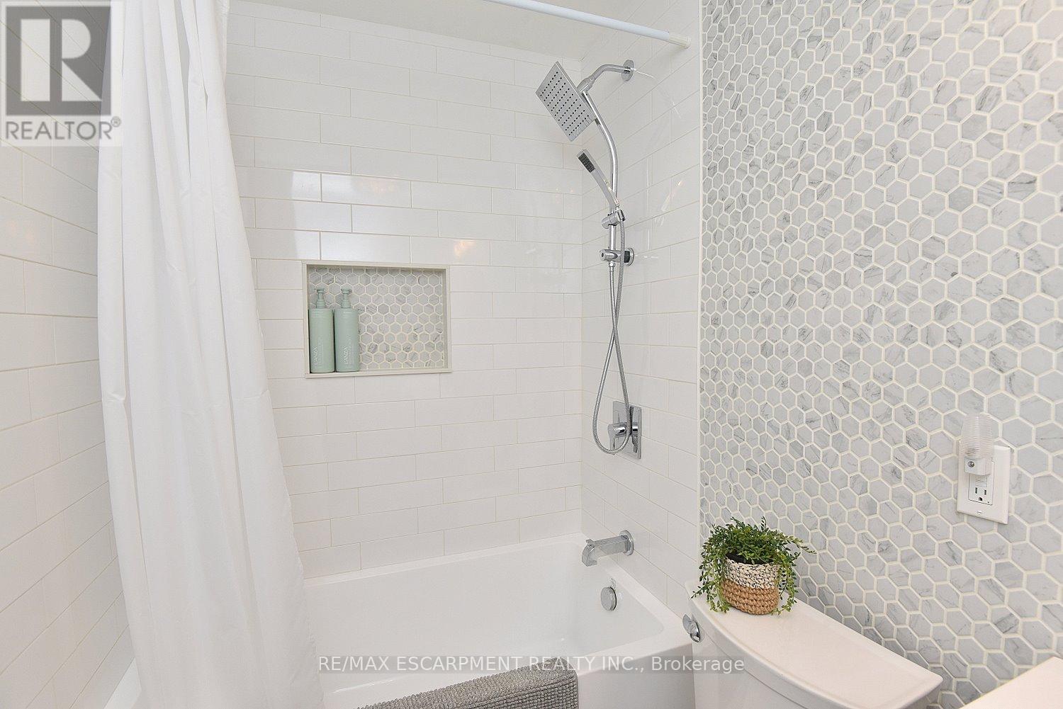 1 - 477 Woodview Road, Burlington, Ontario  L7N 2Z9 - Photo 26 - W13070536