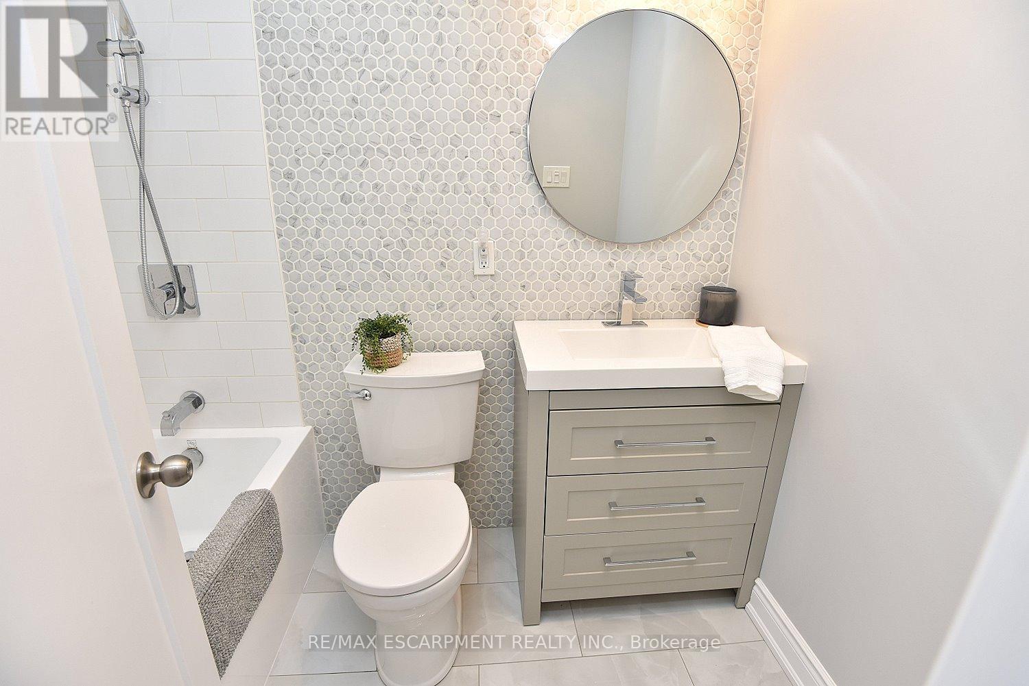 1 - 477 Woodview Road, Burlington, Ontario  L7N 2Z9 - Photo 27 - W13070536