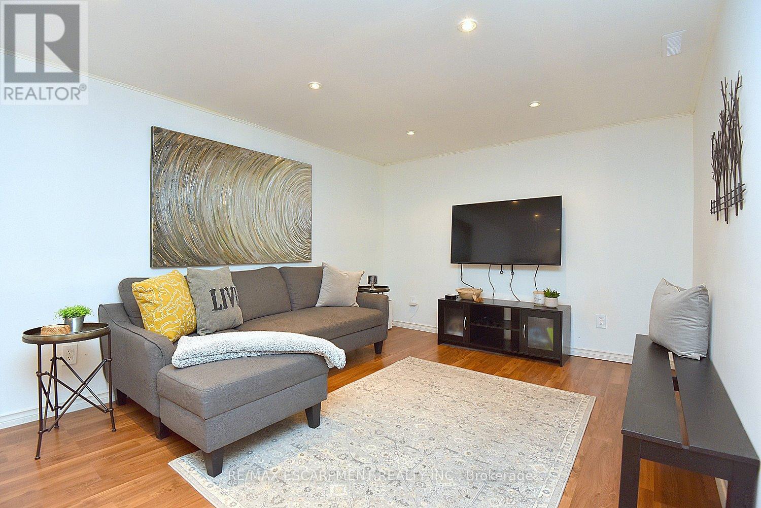 1 - 477 Woodview Road, Burlington, Ontario  L7N 2Z9 - Photo 30 - W13070536