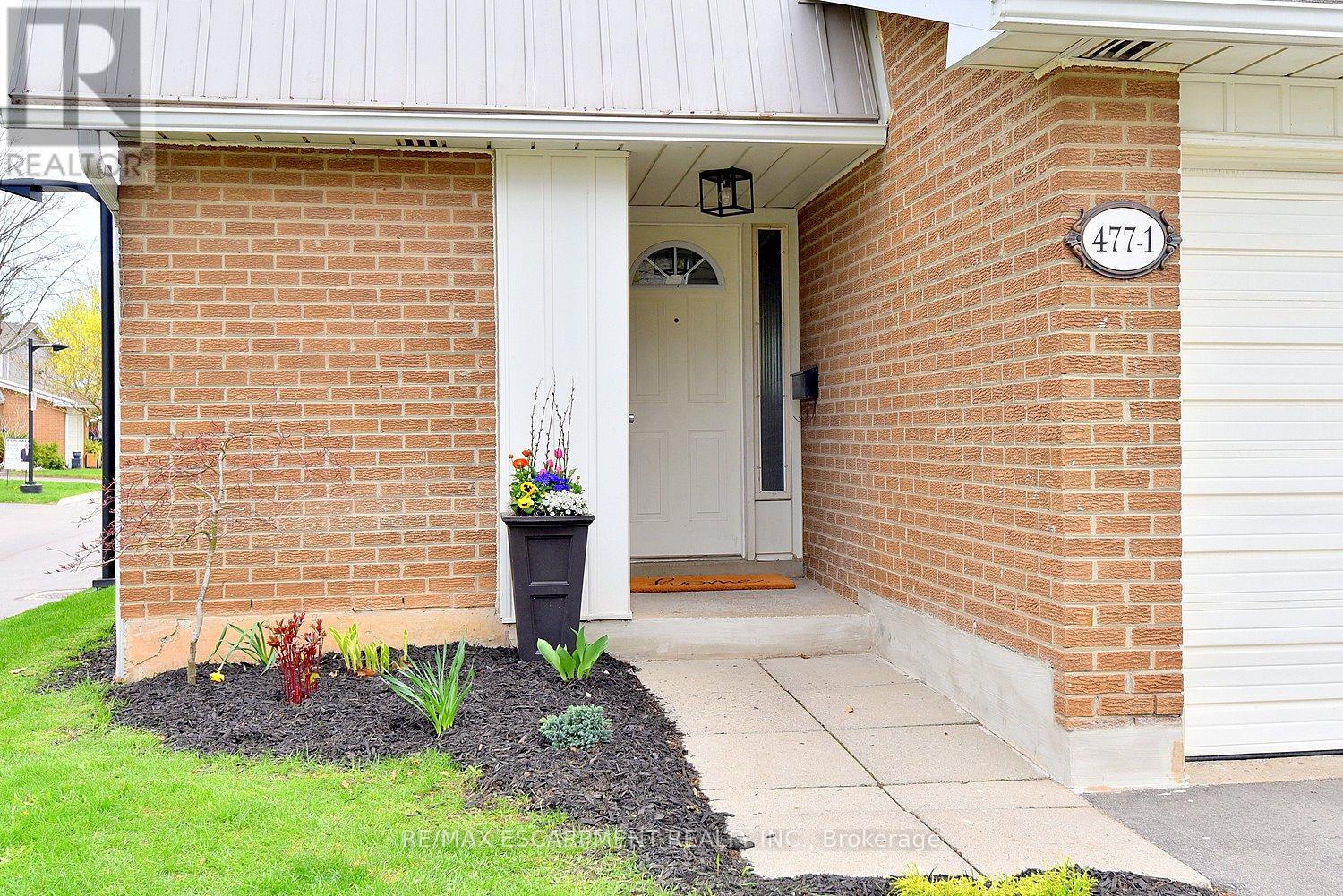 1 - 477 Woodview Road, Burlington, Ontario  L7N 2Z9 - Photo 4 - W13070536