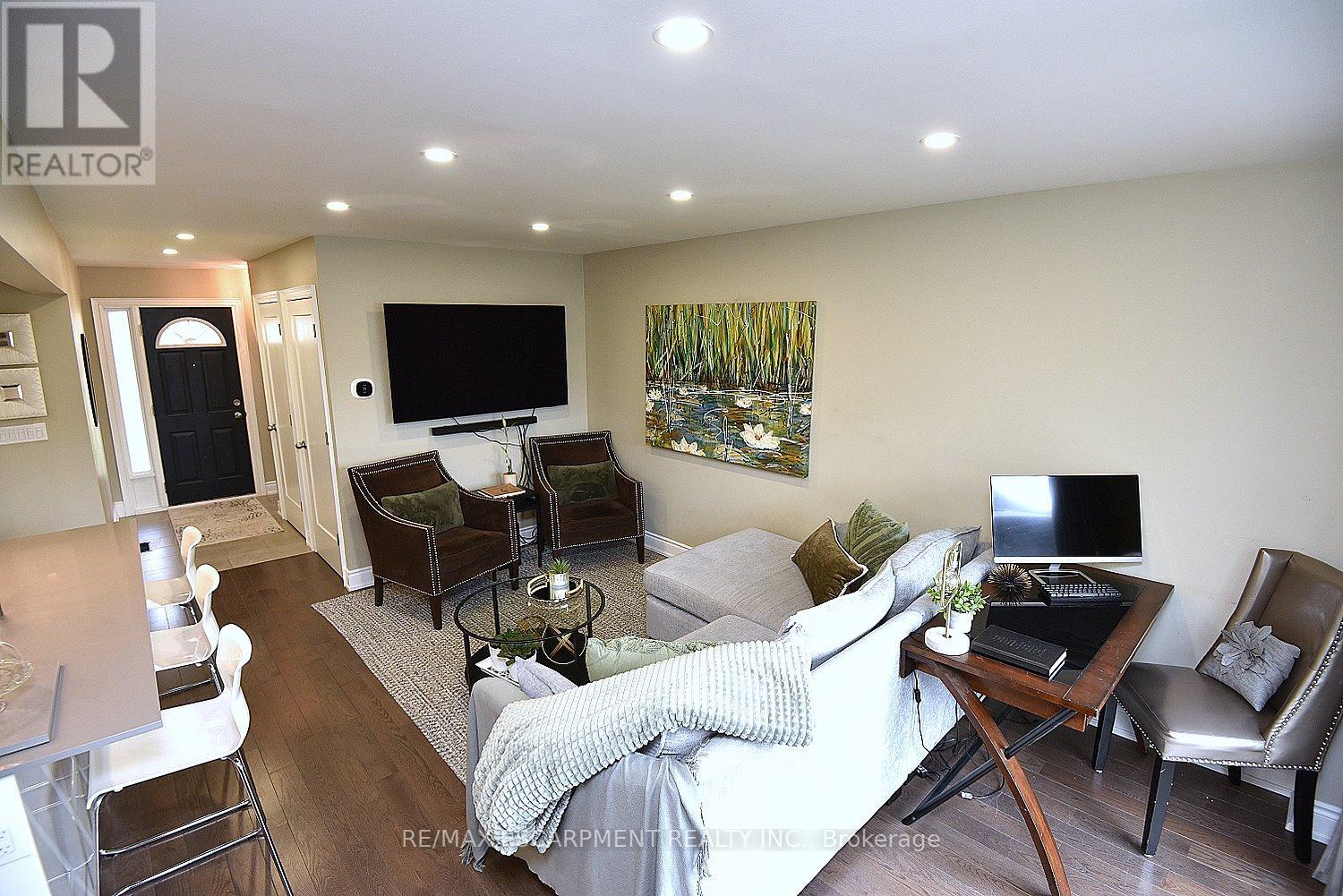 1 - 477 Woodview Road, Burlington, Ontario  L7N 2Z9 - Photo 9 - W13070536