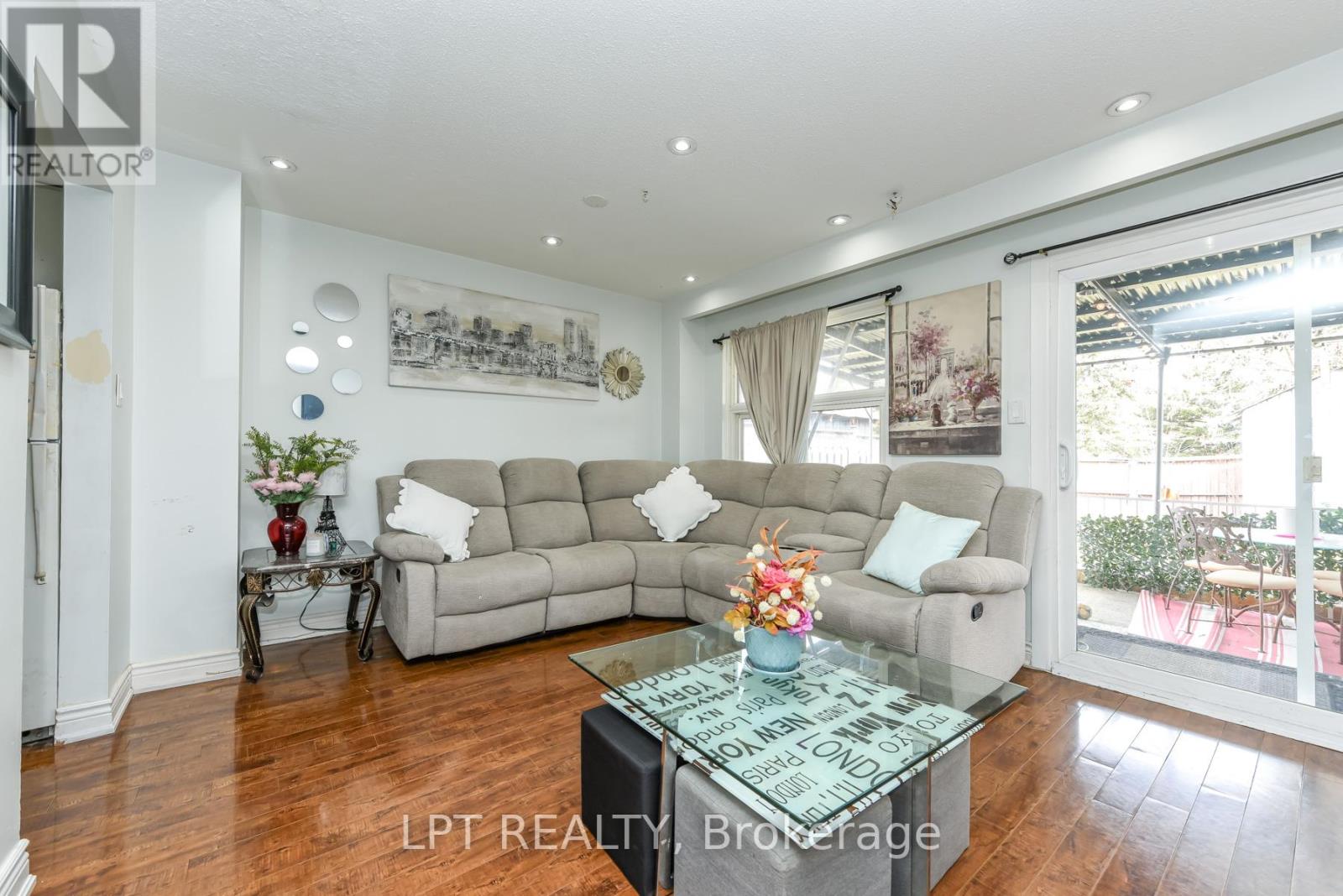 7101 Codlin Avenue, Mississauga, Ontario  L4T 2M3 - Photo 10 - W13070578