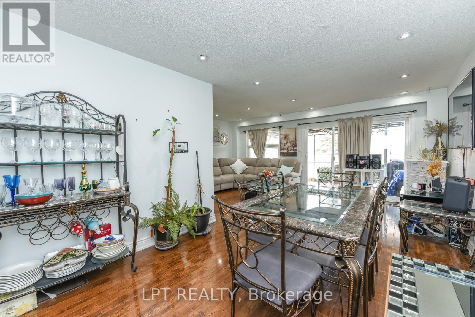 7101 Codlin Avenue, Mississauga, Ontario  L4T 2M3 - Photo 15 - W13070578