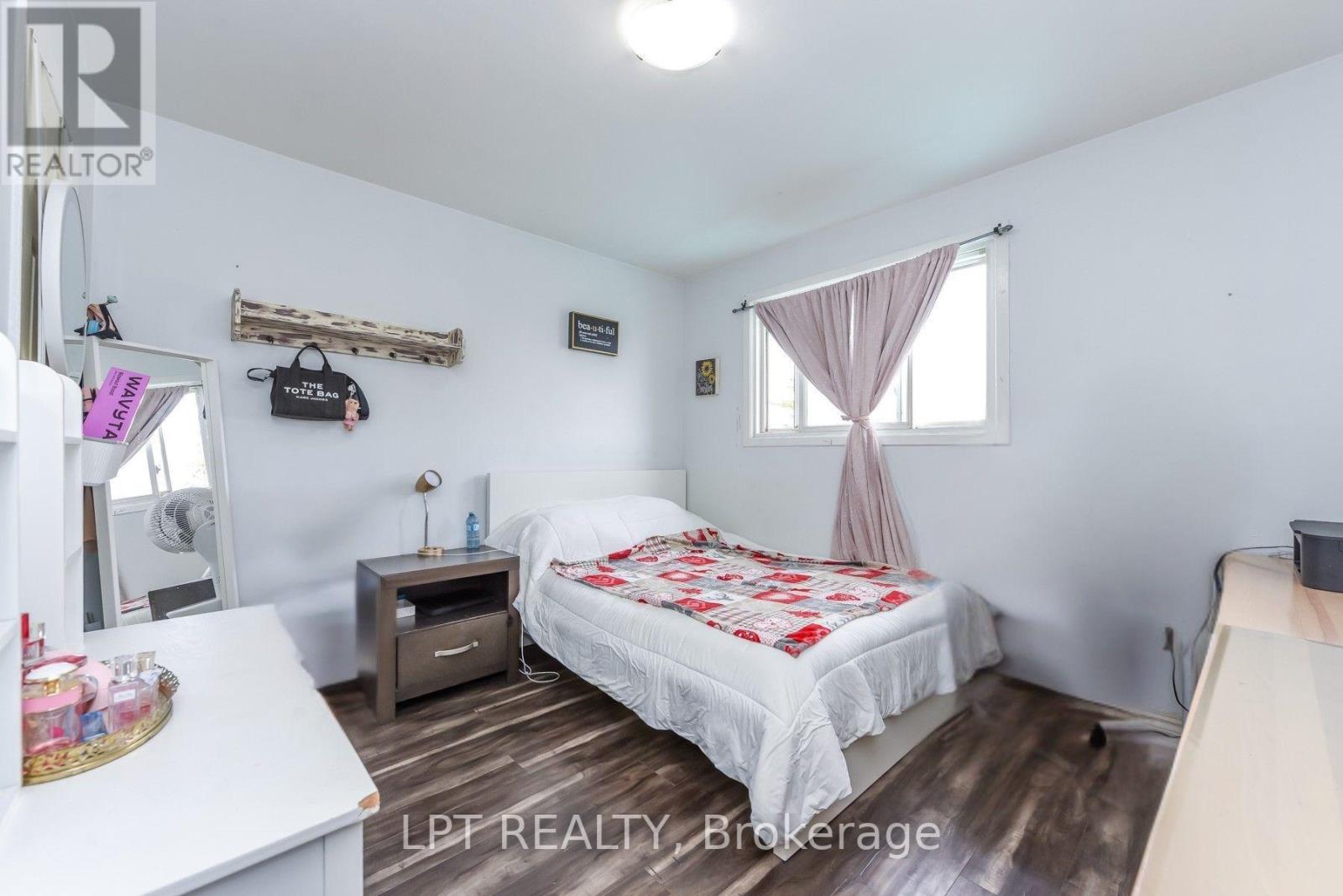 7101 Codlin Avenue, Mississauga, Ontario  L4T 2M3 - Photo 22 - W13070578