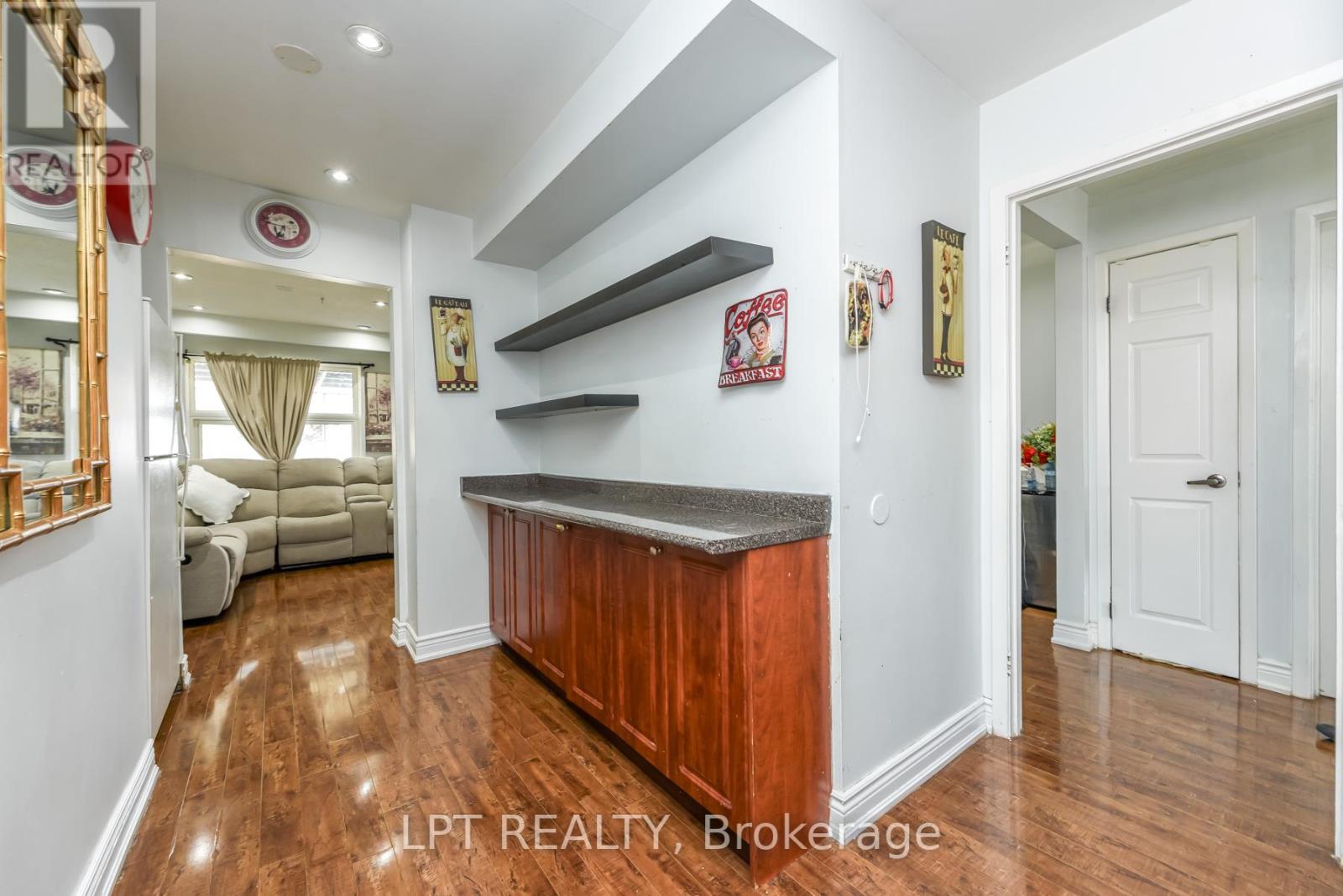 7101 Codlin Avenue, Mississauga, Ontario  L4T 2M3 - Photo 9 - W13070578