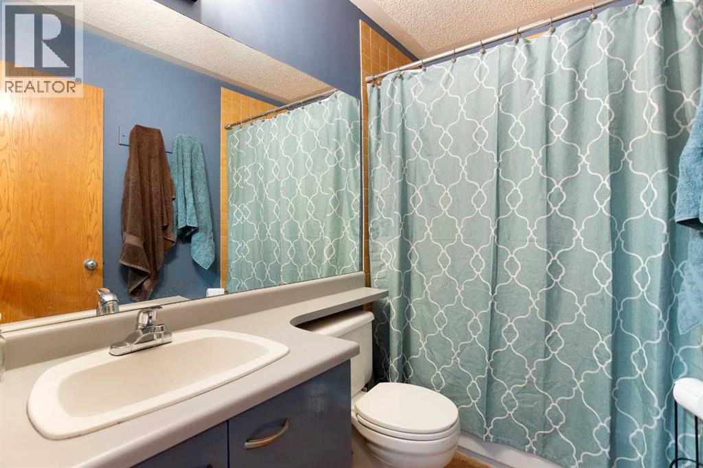 1771 Meadowbrook Drive Se, Airdrie, Alberta  T4A 2A4 - Photo 13 - A2306371