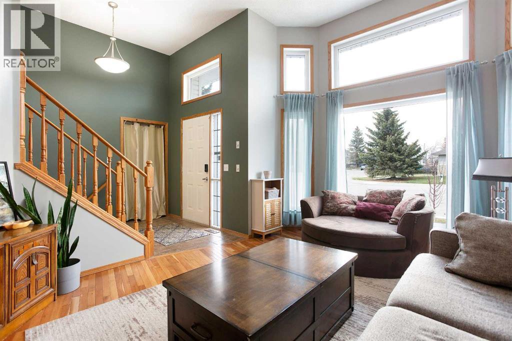1771 Meadowbrook Drive Se, Airdrie, Alberta  T4A 2A4 - Photo 4 - A2306371