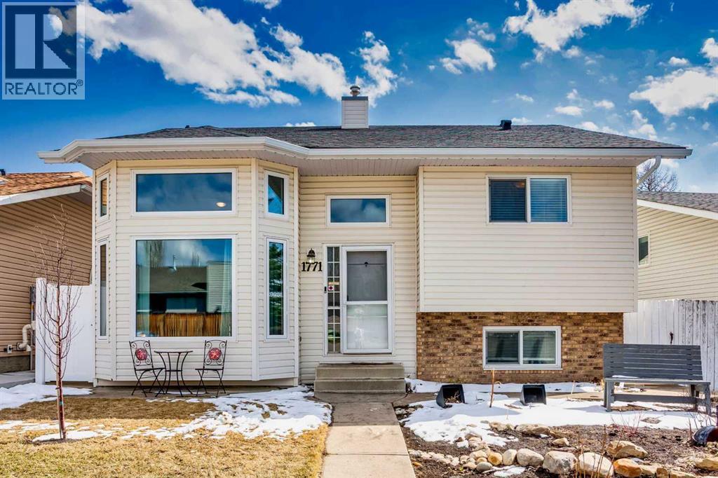 1771 Meadowbrook Drive Se, Airdrie, Alberta  T4A 2A4 - Photo 1 - A2306371