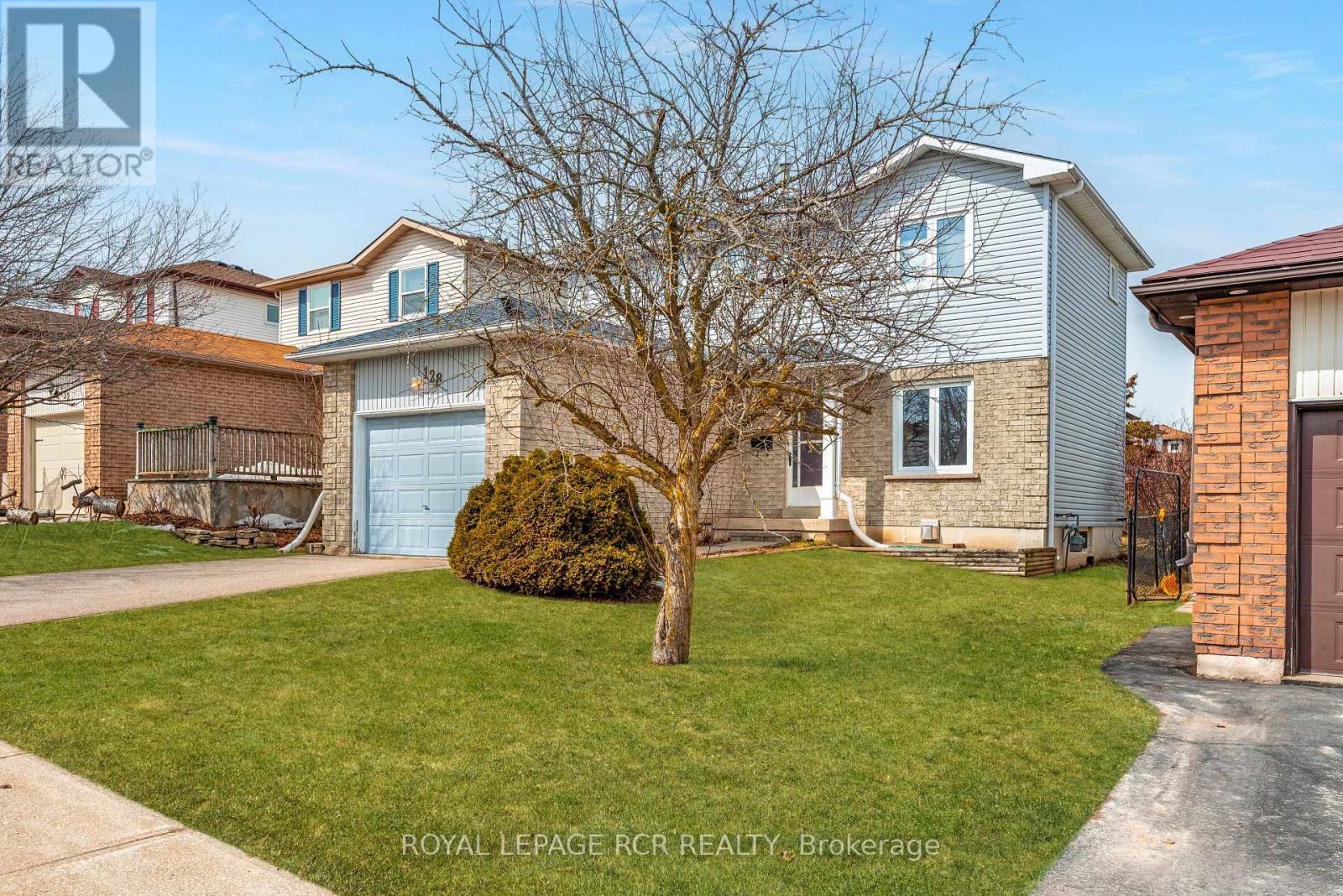 128 COURTNEY CRESCENT, Orangeville, Ontario