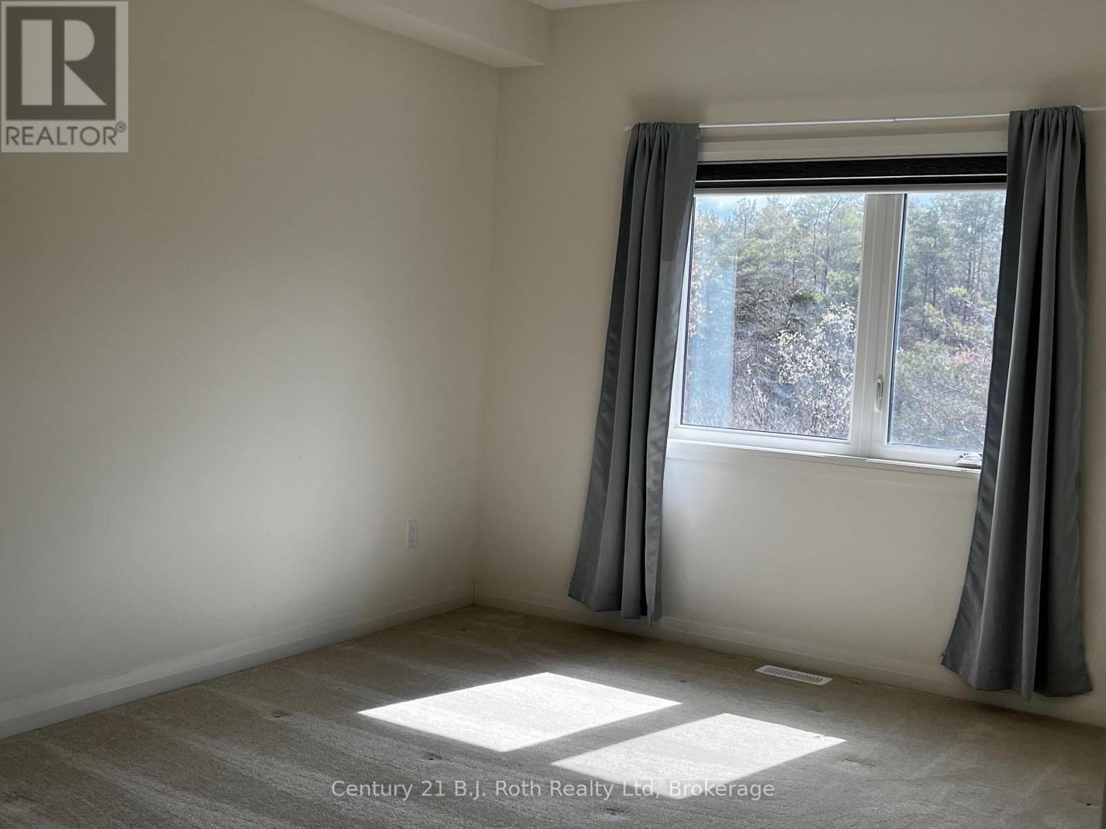 36 Lahey Crescent, Penetanguishene, Ontario  L9M 0W1 - Photo 11 - S12870724