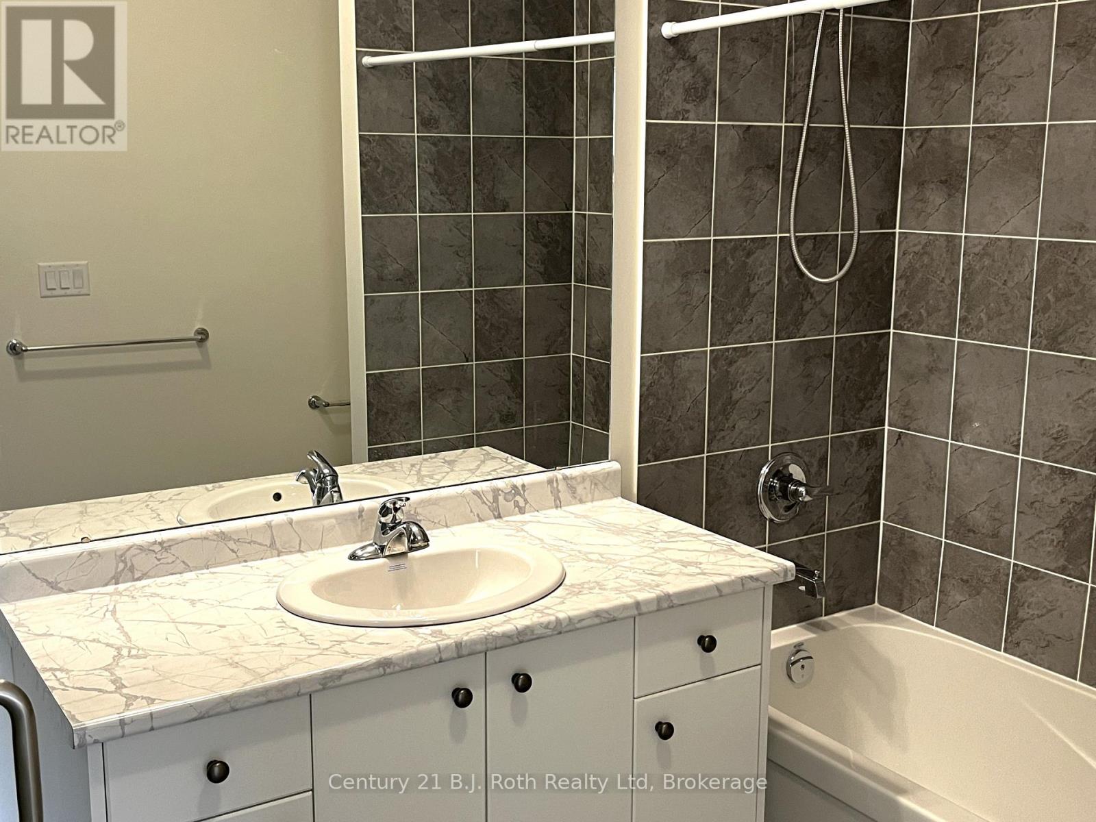 36 Lahey Crescent, Penetanguishene, Ontario  L9M 0W1 - Photo 13 - S12870724