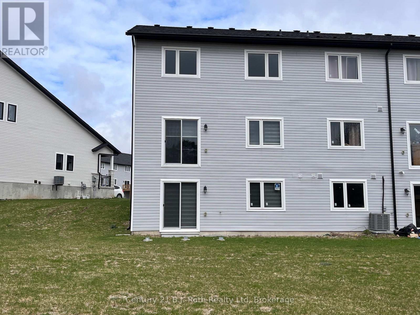36 Lahey Crescent, Penetanguishene, Ontario  L9M 0W1 - Photo 29 - S12870724