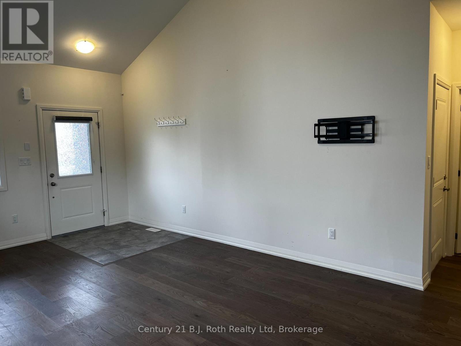 36 Lahey Crescent, Penetanguishene, Ontario  L9M 0W1 - Photo 5 - S12870724