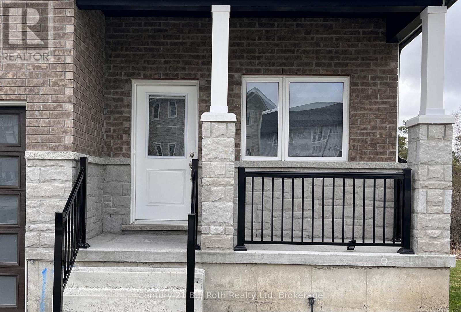 36 Lahey Crescent, Penetanguishene, Ontario  L9M 0W1 - Photo 3 - S12870724