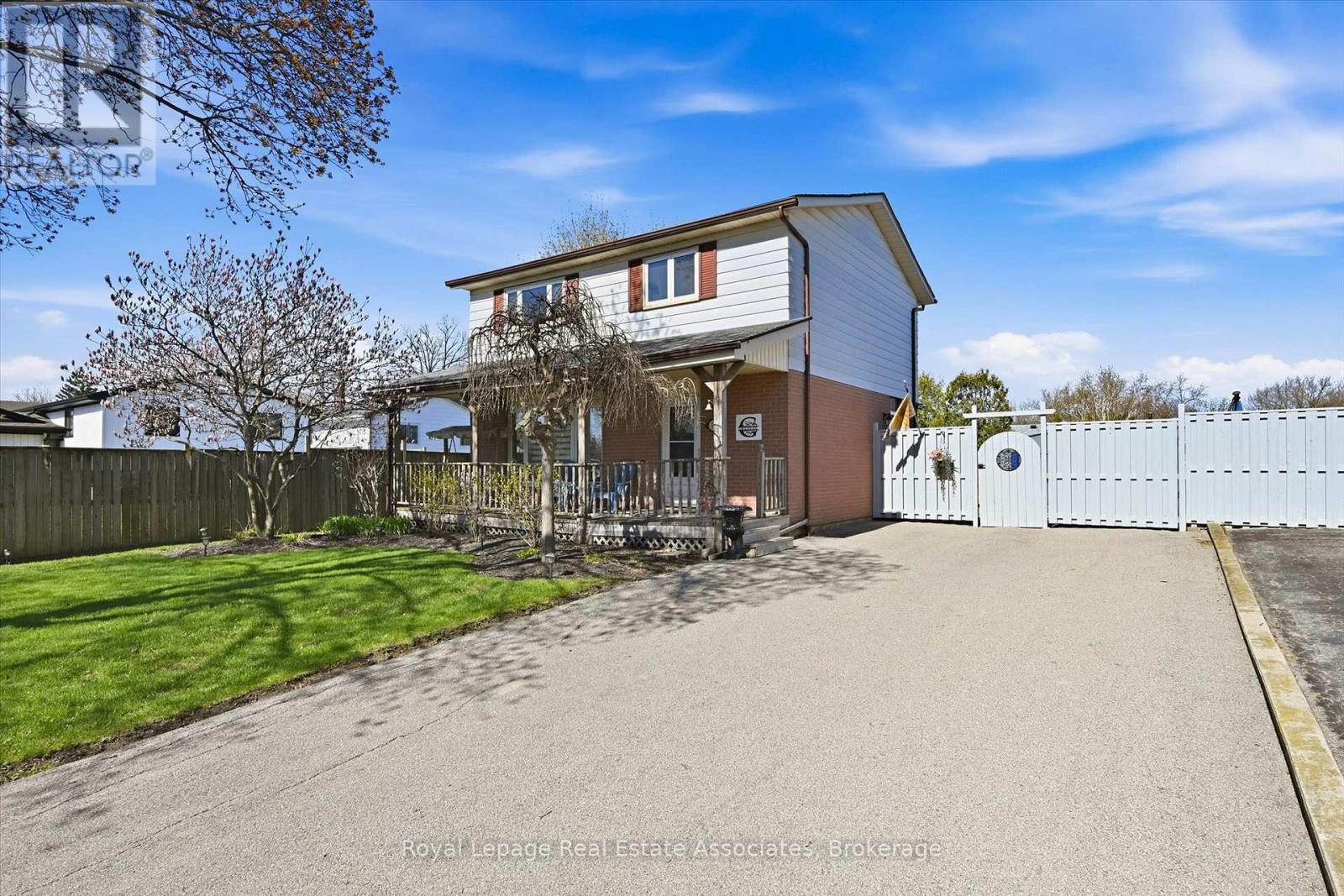 107 Billington Crescent, Hamilton, Ontario  L8T 4R3 - Photo 2 - X13070548