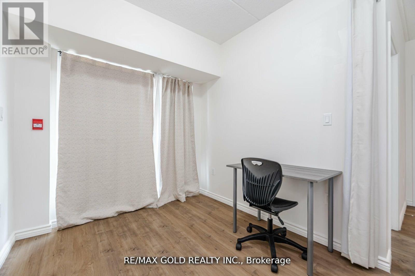 H101 - 275 Larch Street, Waterloo, Ontario  N2L 3R2 - Photo 14 - X13070608