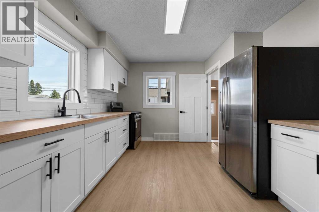 5315 51 Avenue, Camrose, Alberta  T4V 0V8 - Photo 8 - A2306836