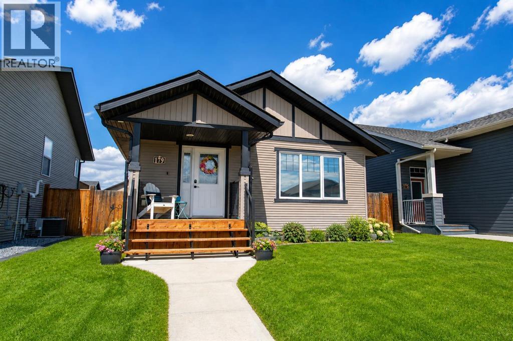 179 Long Close, Red Deer, Alberta  T4R 0J6 - Photo 1 - A2305617