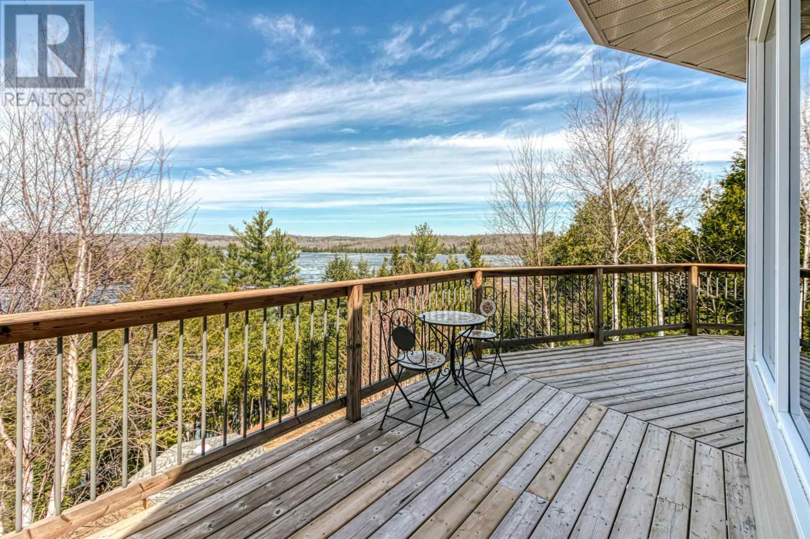 8 Evergreen Ln, Elliot Lake, Ontario  P5A 2J7 - Photo 4 - SM260841