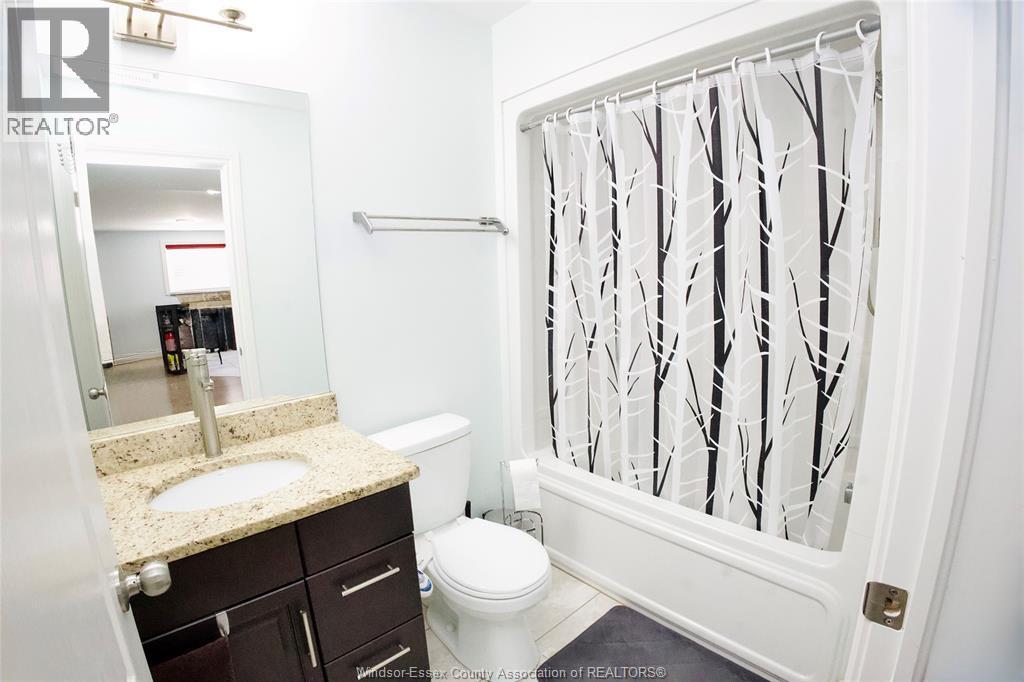 1935 Manitoba, Windsor, Ontario  N9B 3H8 - Photo 17 - 26005917