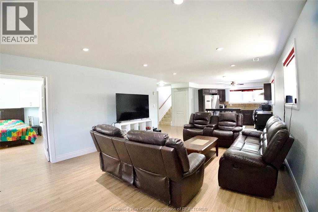1935 Manitoba, Windsor, Ontario  N9B 3H8 - Photo 14 - 26005917
