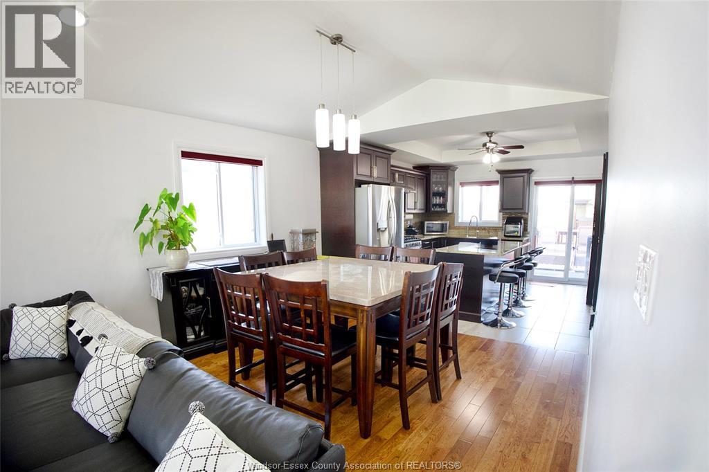 1935 Manitoba, Windsor, Ontario  N9B 3H8 - Photo 6 - 26005917