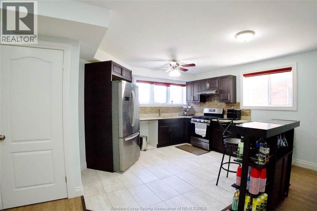 1935 Manitoba, Windsor, Ontario  N9B 3H8 - Photo 12 - 26005917