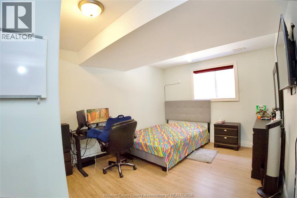 1935 Manitoba, Windsor, Ontario  N9B 3H8 - Photo 16 - 26005917