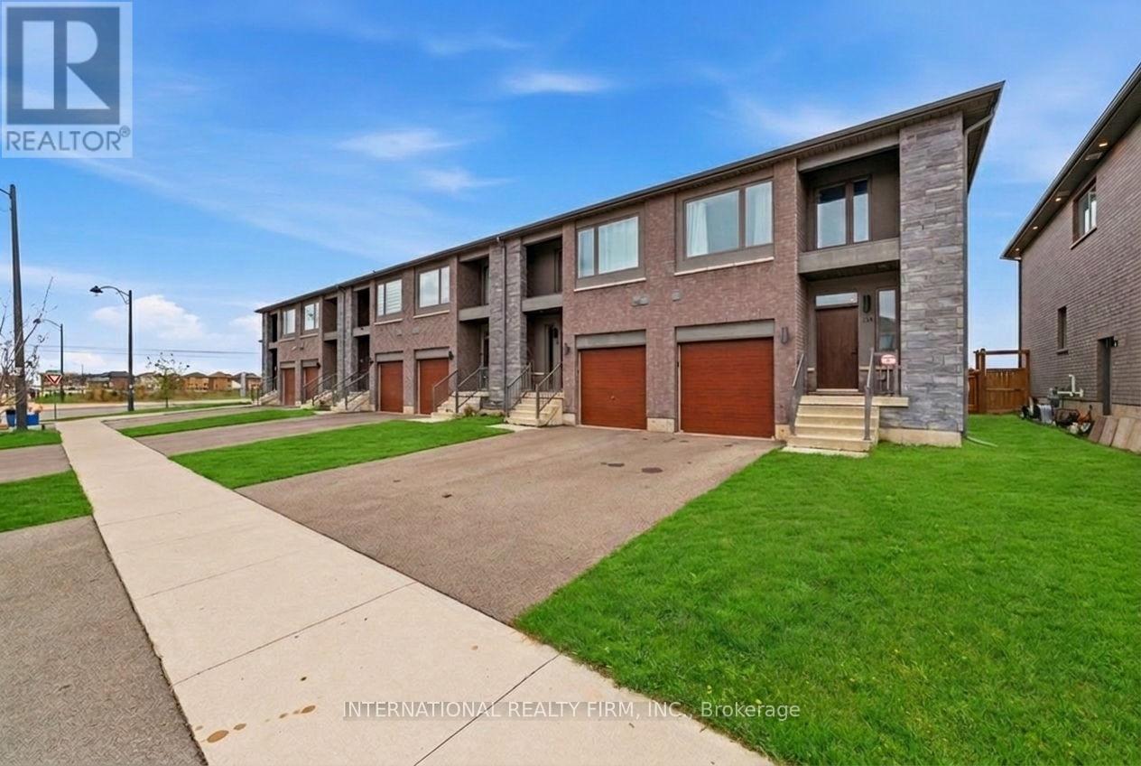 134 BEDROCK DRIVE, Hamilton, Ontario