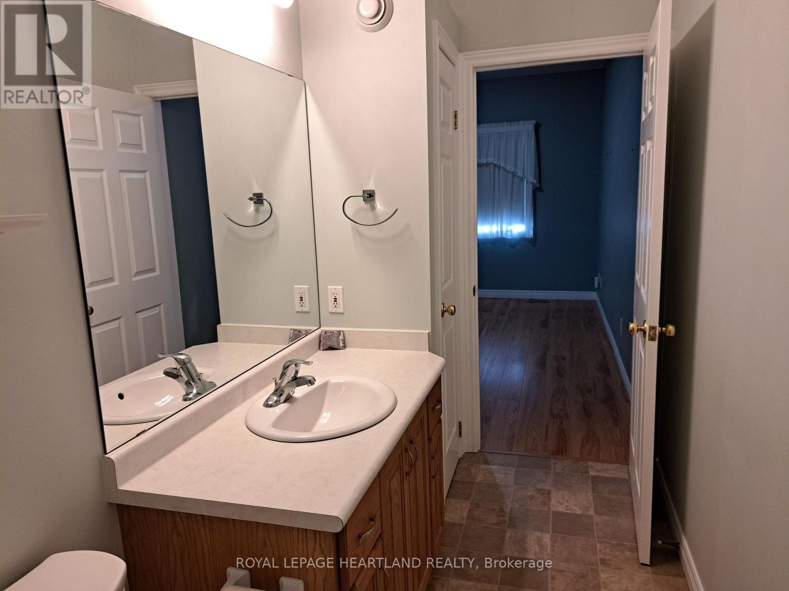 10 Brookside Place, South Huron, Ontario  N0M 1S2 - Photo 19 - X13070828