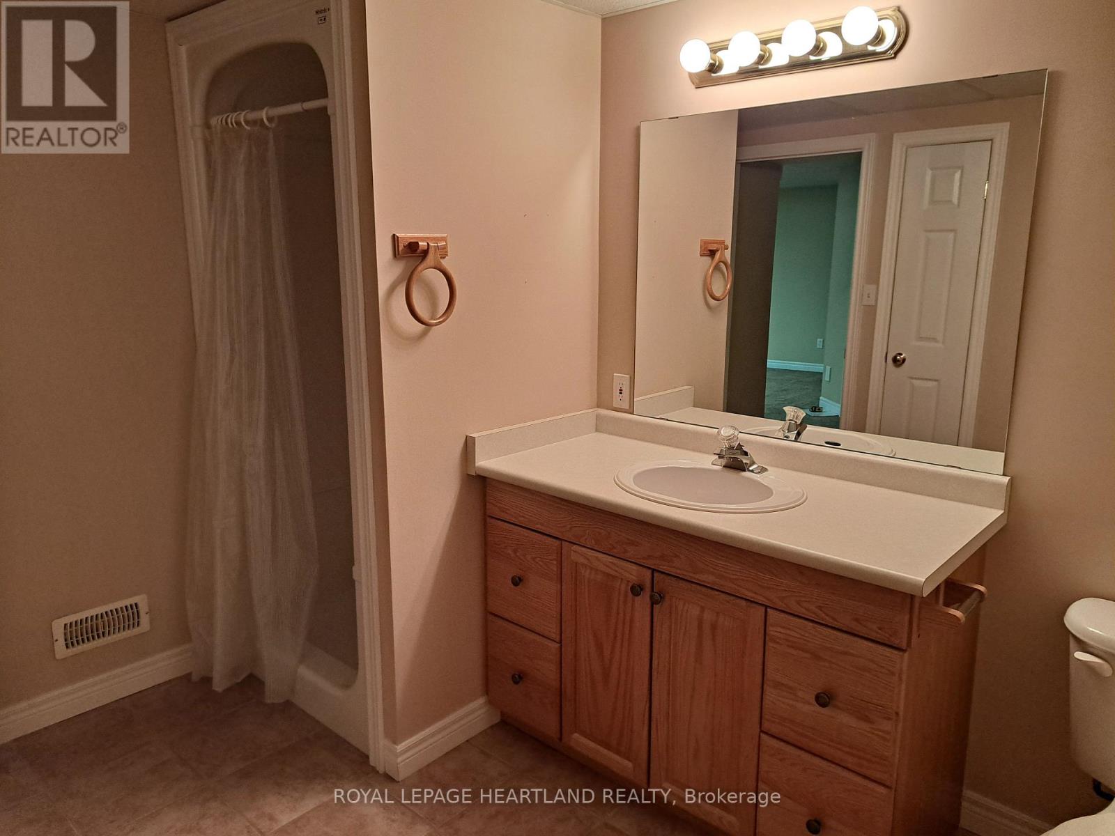 10 Brookside Place, South Huron, Ontario  N0M 1S2 - Photo 33 - X13070828