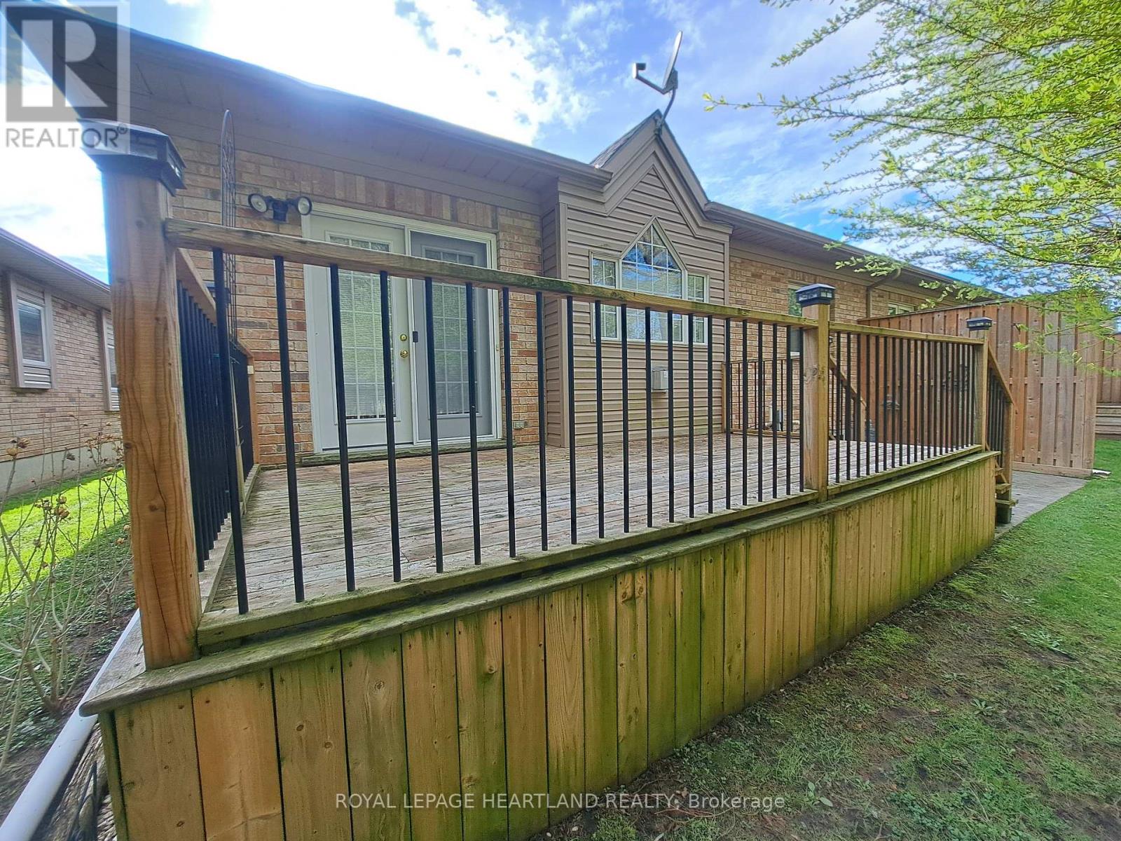 10 Brookside Place, South Huron, Ontario  N0M 1S2 - Photo 45 - X13070828