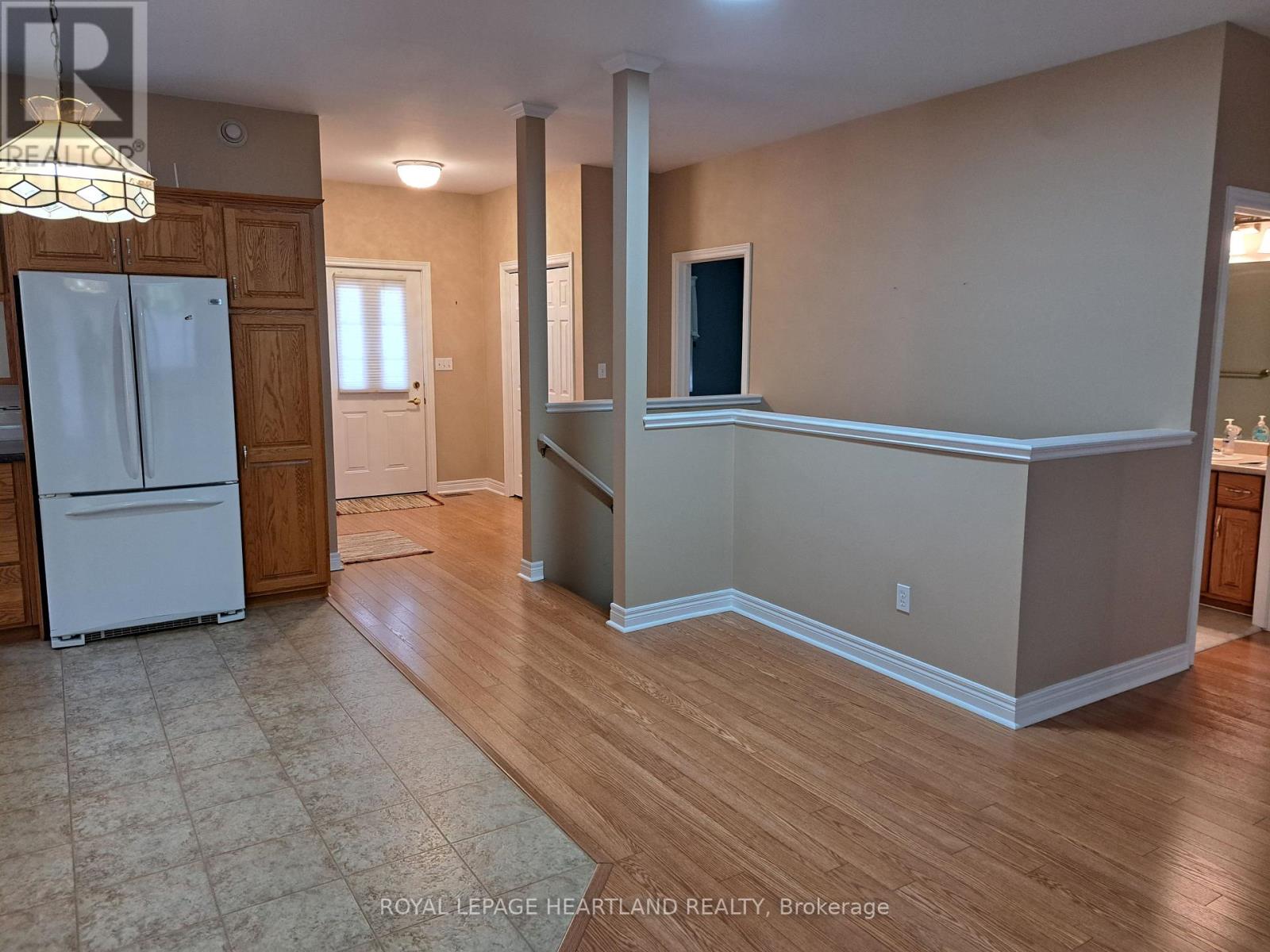10 Brookside Place, South Huron, Ontario  N0M 1S2 - Photo 7 - X13070828