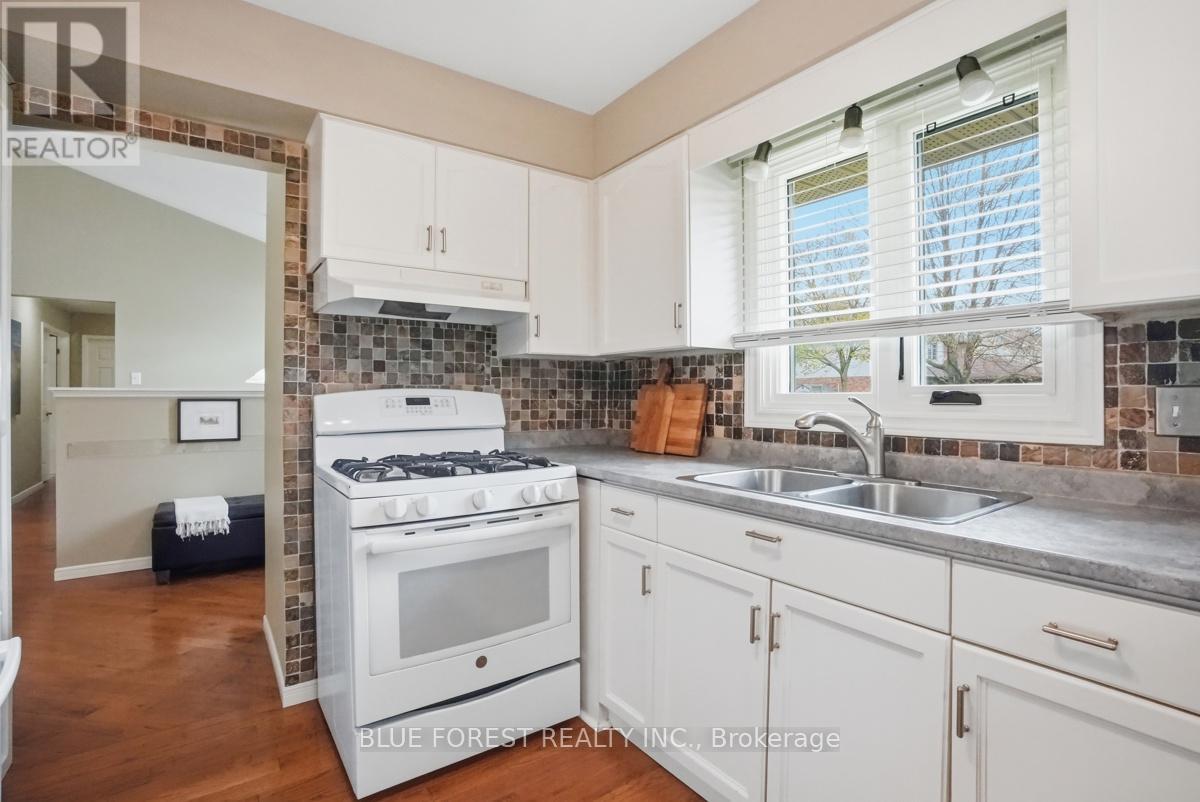 1311 Aldersbrook Road, London North, Ontario  N6G 3J1 - Photo 15 - X13070832