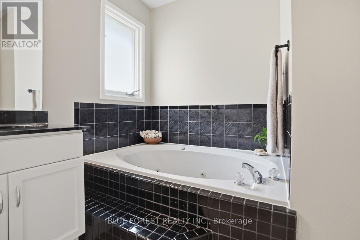1311 Aldersbrook Road, London North, Ontario  N6G 3J1 - Photo 25 - X13070832
