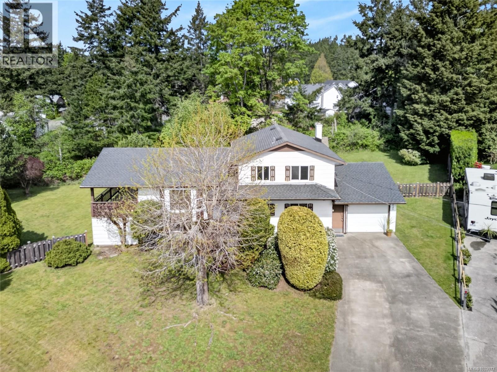 645 Summit Pl, Comox, British Columbia