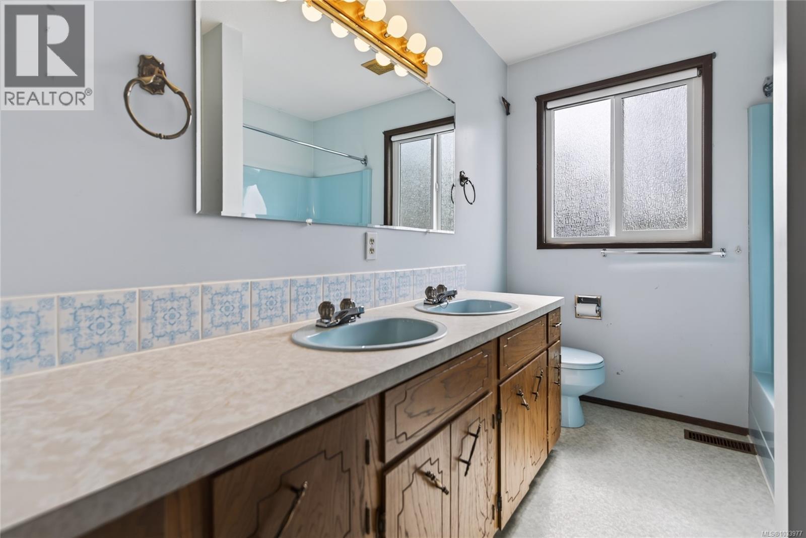 645 Summit Pl, Comox, British Columbia  V9M 3H2 - Photo 38 - 1033977