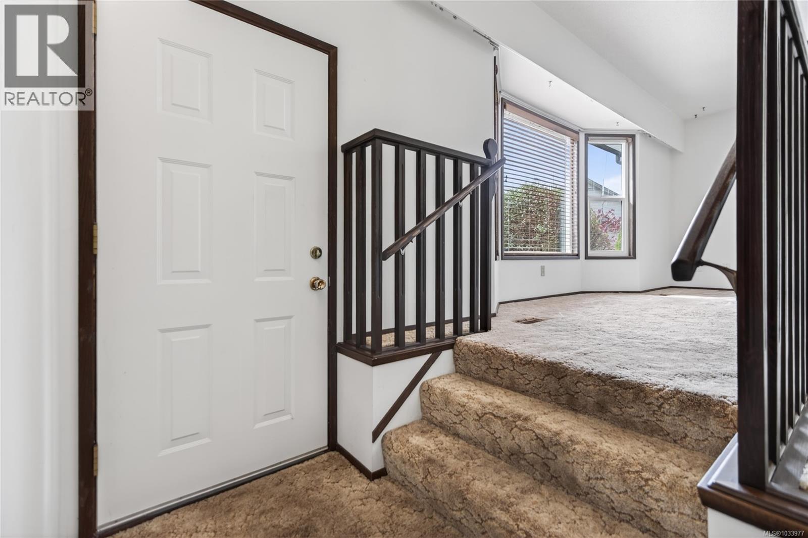 645 Summit Pl, Comox, British Columbia  V9M 3H2 - Photo 6 - 1033977
