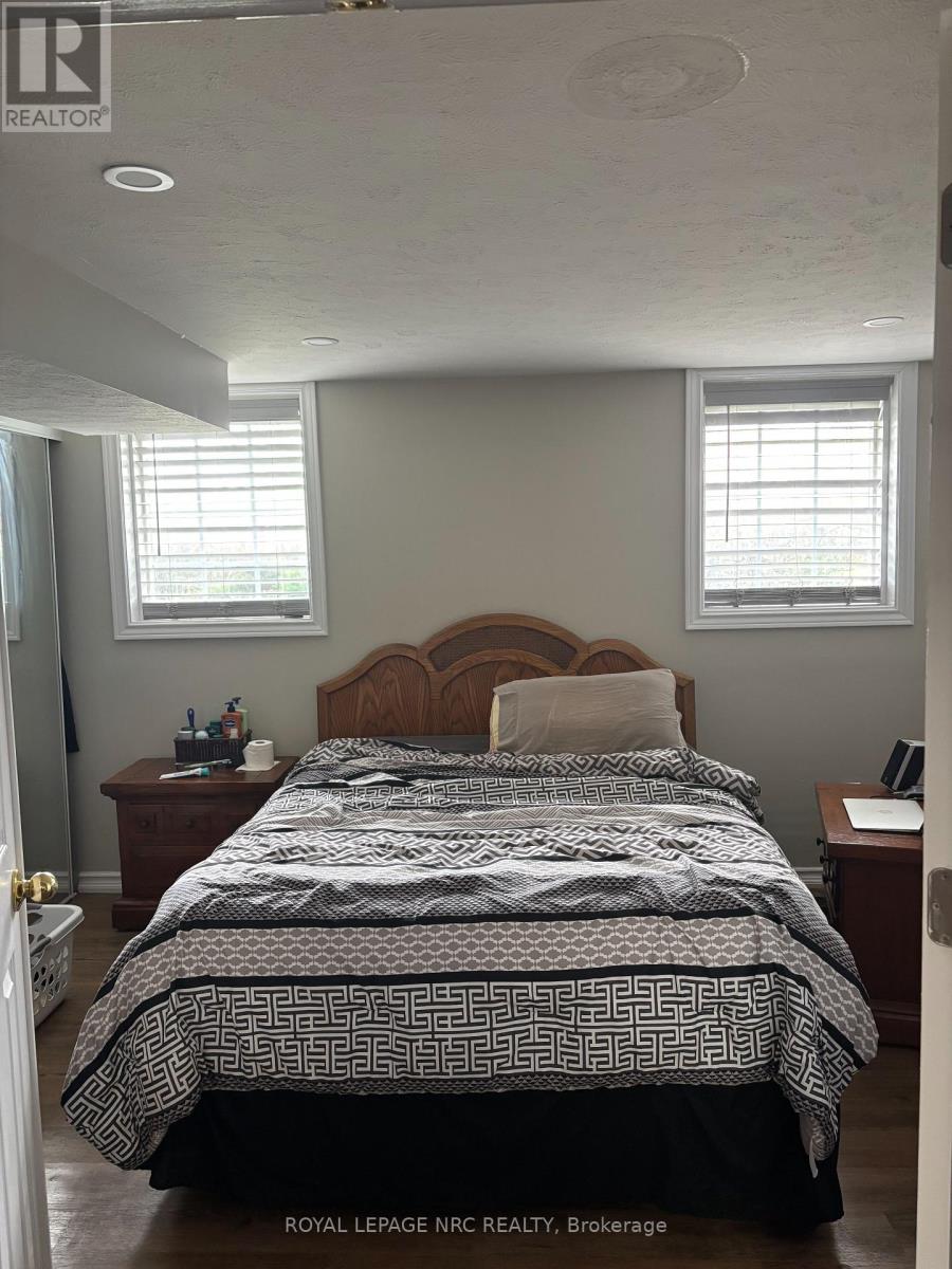 38 Manor Road, St. Catharines, Ontario  L2N 3B5 - Photo 5 - X13070754