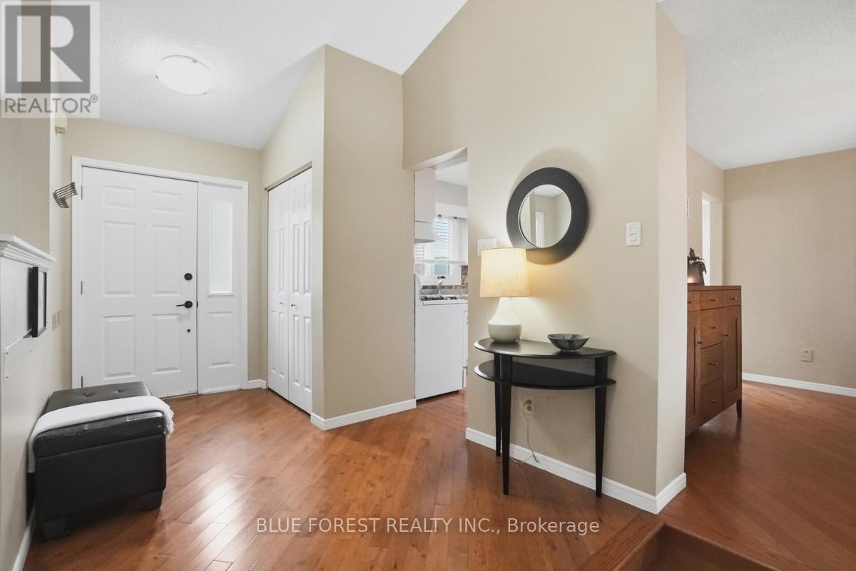1311 Aldersbrook Road, London North, Ontario  N6G 3J1 - Photo 4 - X13070832