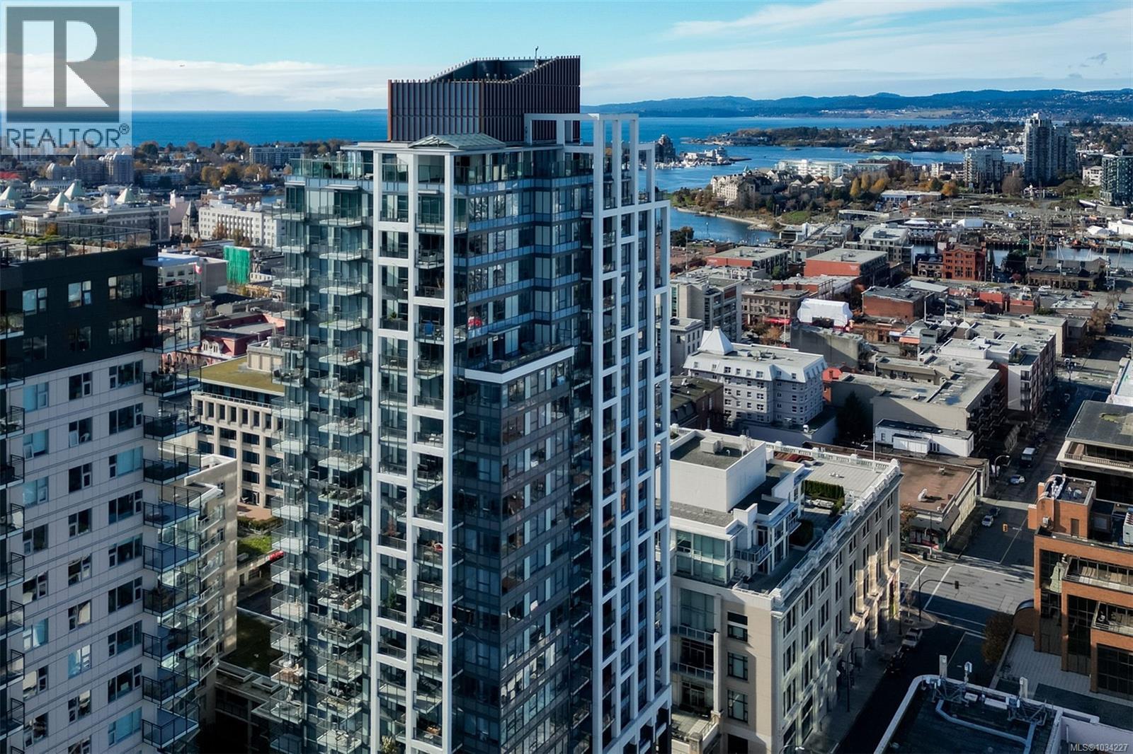 1006 777 Herald St, Victoria, British Columbia  V8T 0C7 - Photo 1 - 1034227