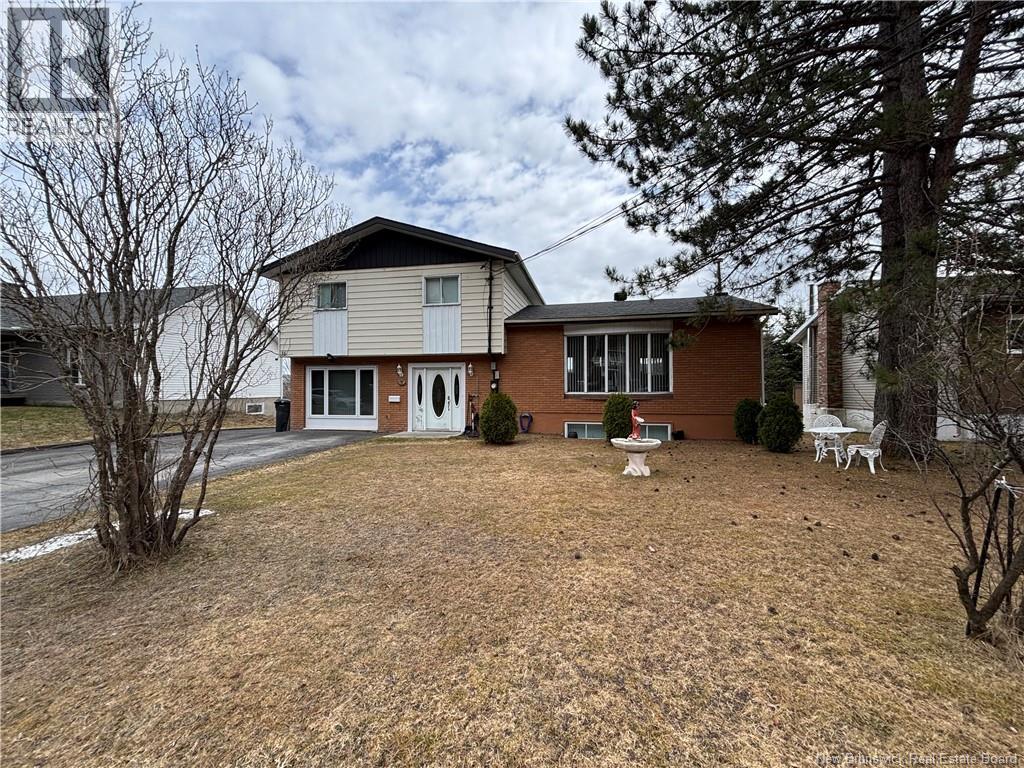 35 Jean-Bélanger, Edmundston, New Brunswick  E3V 3X5 - Photo 1 - NB138374