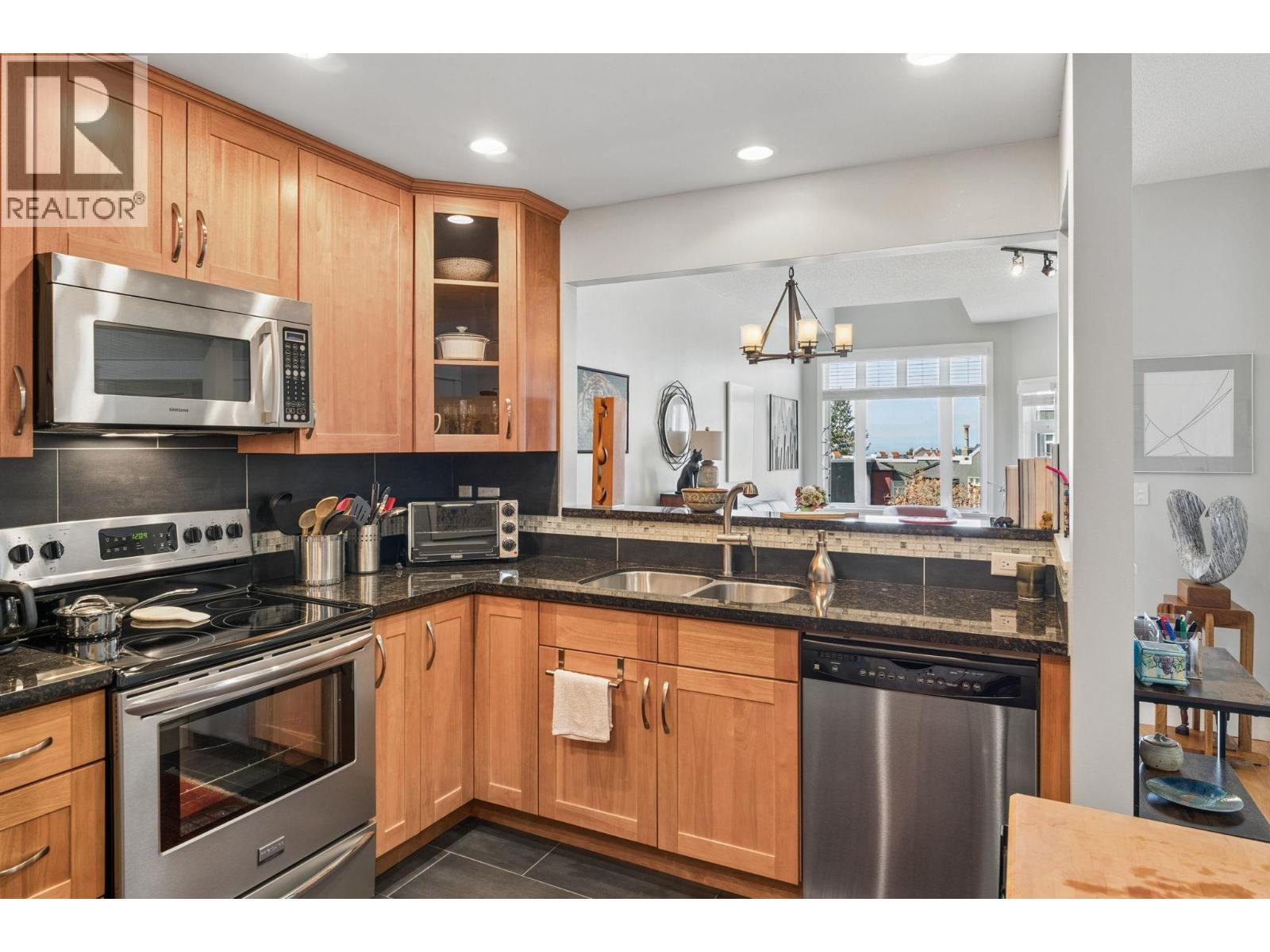 419 121 W 29th Street, North Vancouver, British Columbia  V7N 4L6 - Photo 15 - R3118271